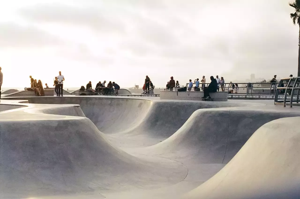 Choosing the Right Skateboard Deck: Size, Shape, and Material